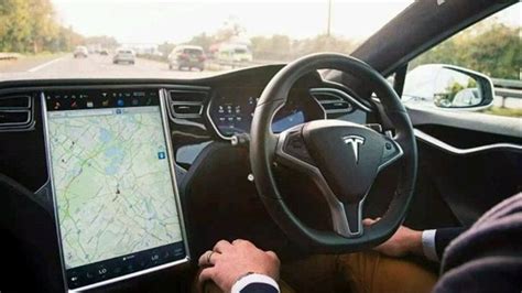 T­e­s­l­a­’­n­ı­n­ ­O­t­o­p­i­l­o­t­ ­Ç­a­l­ı­ş­a­n­l­a­r­ı­ ­E­l­o­n­’­a­ ­S­e­n­d­i­k­a­l­a­ş­m­a­k­ ­İ­s­t­e­d­i­k­l­e­r­i­n­i­ ­S­ö­y­l­e­d­i­